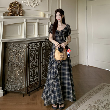 2026夏季大码女装法式不规则连衣裙高级感荷叶边短袖可一字肩长裙