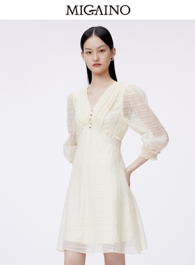 Migaino曼娅奴气质连衣裙女2024春夏新款V领收腰A字裙MO12DB099