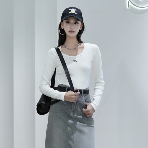 Migaino曼娅奴女装2025年春季新款修身百搭打底长袖T恤MP12RA017