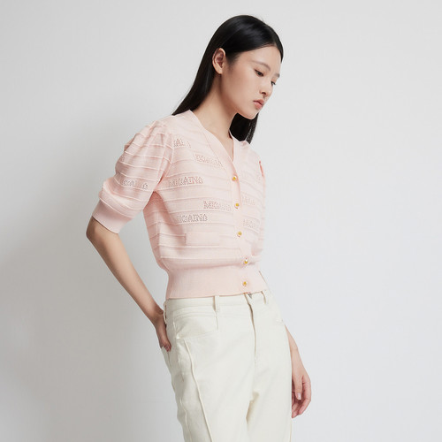 Migaino曼娅奴女装2025年春季新款学院风V领优雅粉色短款针织开衫