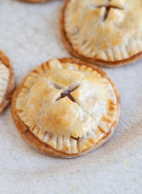 肉桂苹果派Apple pie80克蓝莓派Blueberry pie美食西点糕点下午茶