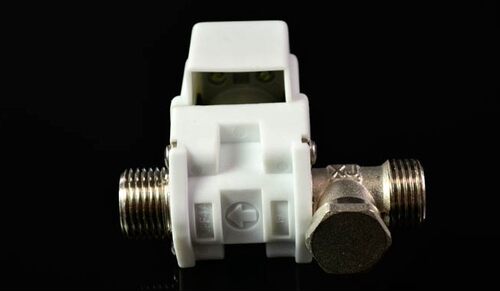 太阳能热水器配件进水用电磁阀（24V有压阀）皇明专用