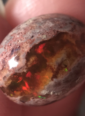 天然墨西哥围岩欧泊火欧泊吊坠项坠收藏把玩超美火红色晶体4.39卡