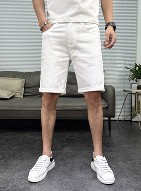 白色牛仔短裤男夏季薄款2026新款修身韩版潮流休闲百搭五分裤纯白