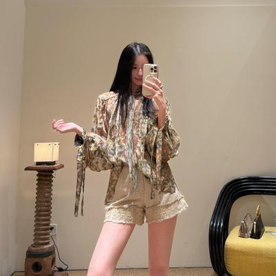 繁花店26年春款度假风印花宽松时尚小衫DM26031010