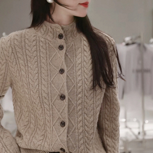 KS25562 不含任何配件 繁花驼色绞花毛边针织开衫 含100羊毛