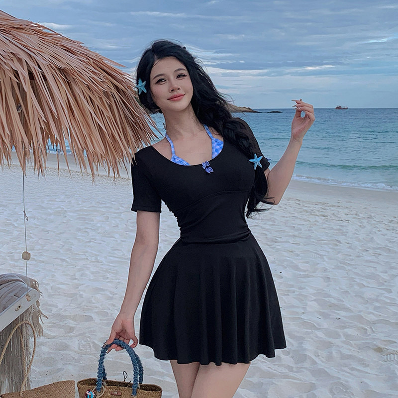 游泳衣女连体平角+小裙显瘦聚拢遮肚性感挂脖微胖女孩泡温泉泳装