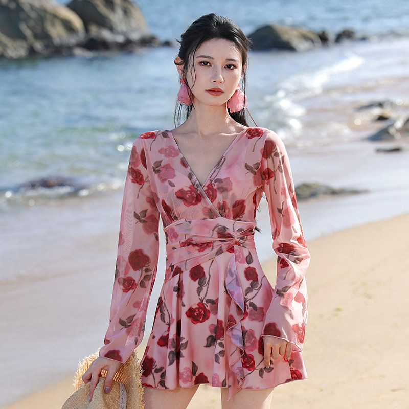 泳衣女高级感绝美连体女防晒长袖遮肉显瘦钢托聚拢度假显白游泳衣,运动/瑜伽/健身/球迷用品,连体泳衣,淘宝优惠券,粉丝福利购,淘宝优惠卷