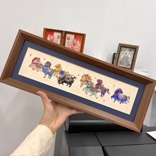 原创小马摆台新中式马年手绘风八骏图客厅斗柜茶台玄关柜装饰带框