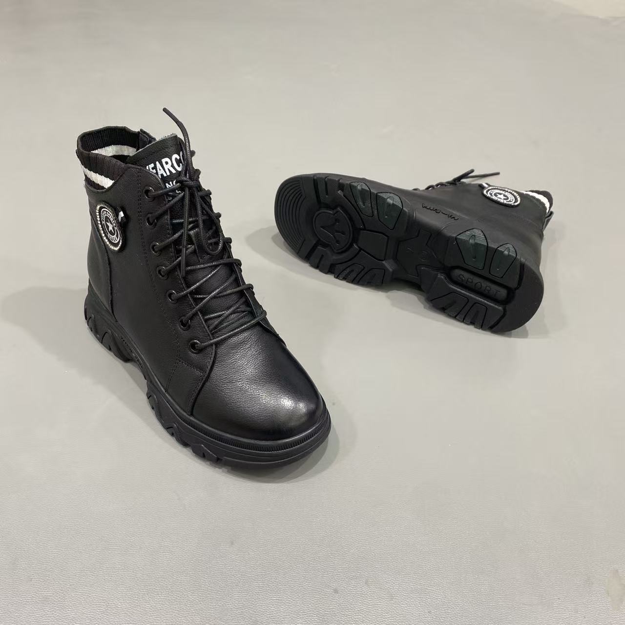 260892品牌断码撤柜女靴冬季新款时尚百搭粗跟短靴女马丁靴加绒