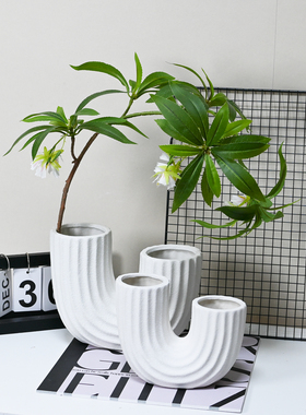 白色艺术摆件磨砂陶瓷插花一对花瓶高级感黑色摆件客厅仿真花绿植
