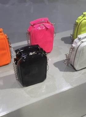 折扣现货  CDG  Junya Watanabe 荧光粉漆皮个性链条包 多用途