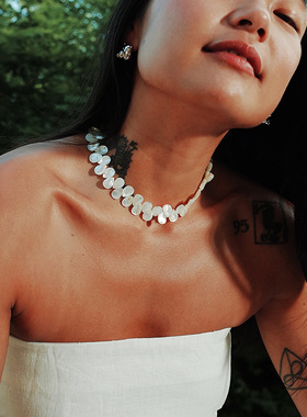 ARayofSunlight白蝶贝水滴项链