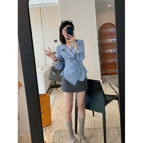 温妮斯美术馆~100%棉蓝条纹衬衫