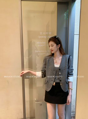 小岛假日~  高级感灰色小香风短外套V领显瘦撞色时尚上衣