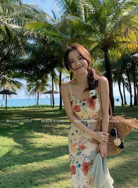 一季花开~法式浪漫印花吊带连衣裙修身度假裙子
