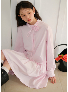 BLUEerror 立体玫瑰粉色长袖连衣裙立领宽松气质海边度假长裙早秋