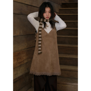 裙子冬季 BLUEerror 仿麂皮蕾丝花边吊带连衣裙女宽松v领叠穿无袖