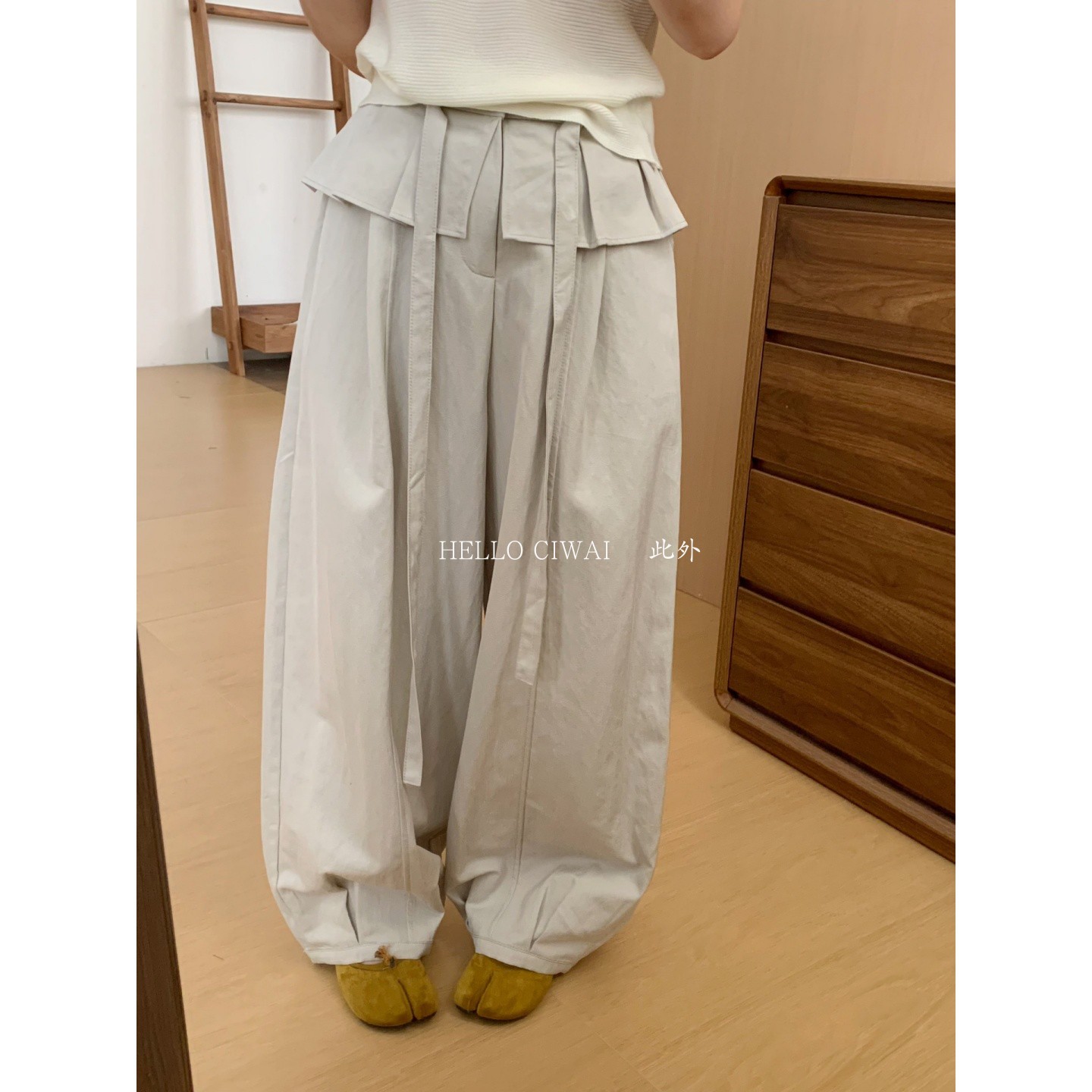 此外绑带带屁帘裤子女图片