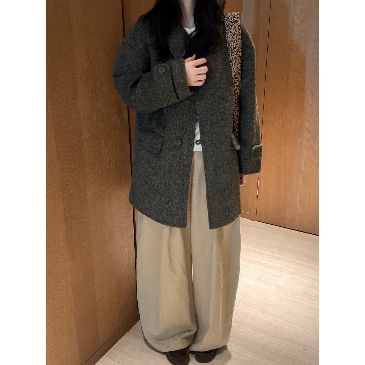 中长款大衣外套毛呢外套复古风绵羊毛翻领宽松型女装日常高端气质图片