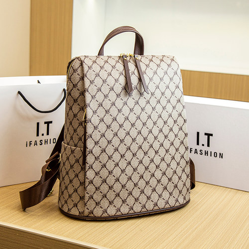 香港真皮双肩包大容量14寸电脑版