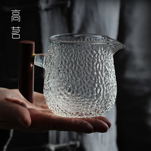 日式锤纹木把耐热公道杯