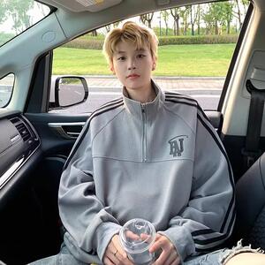 三条杠拼接半拉链卫衣男生春秋季2024新款美式青少年灰色翻领外套