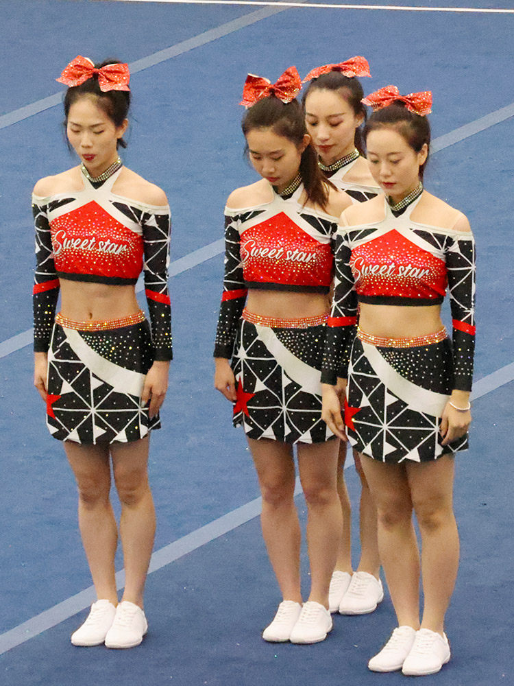 花球啦啦操比赛服装拉拉队比赛服装健美操服装新品25女演出服套装