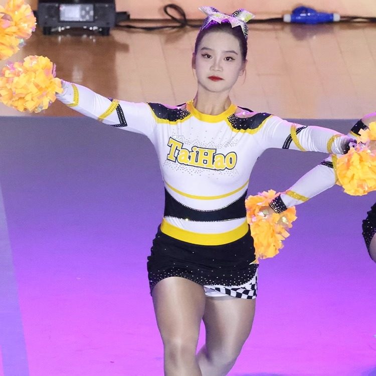 啦啦操演出服啦啦队服竞技装健美操服装体操服学生新品25女男定做