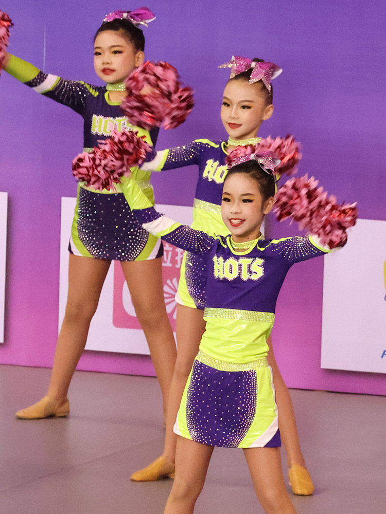 啦啦队演出服健美操服装套装