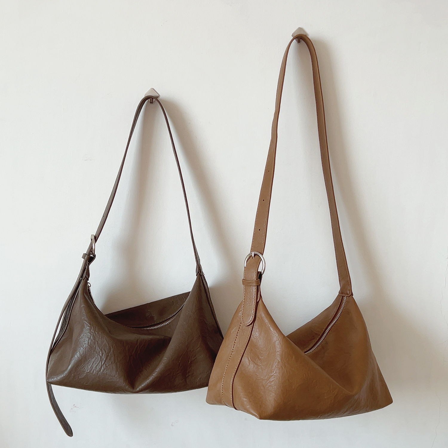 ins复古软皮托特包慵懒风大容量单肩斜挎包简约百搭通勤包2025新