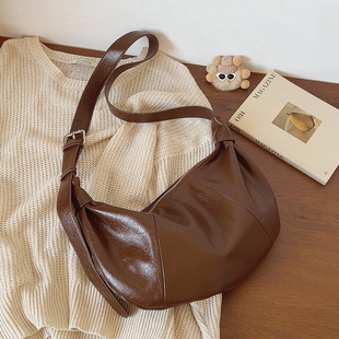 韩系ins复古饺子包慵懒风牛角包软皮新月包亮面单肩斜挎包通勤包