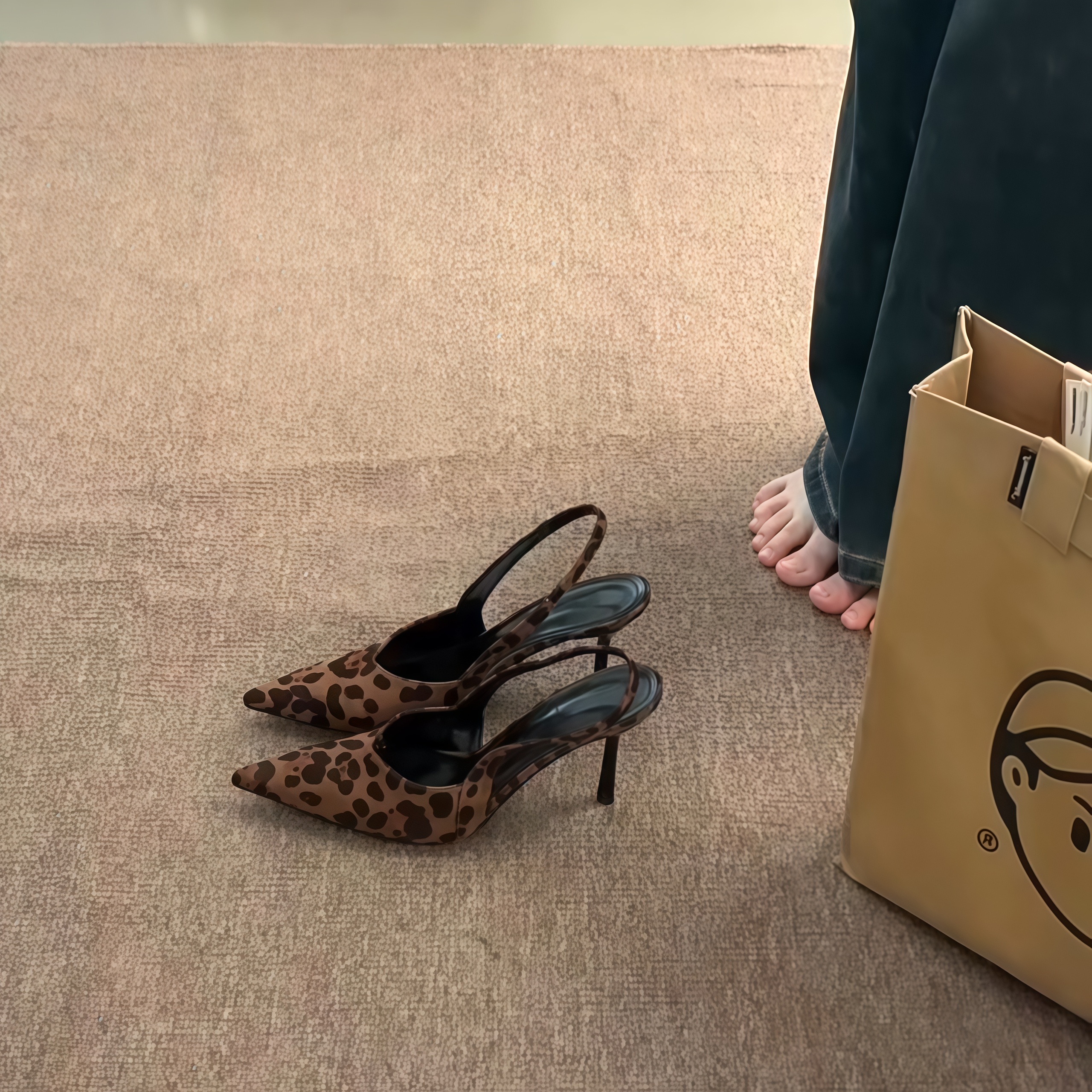 性感豹纹绒面浅口单鞋