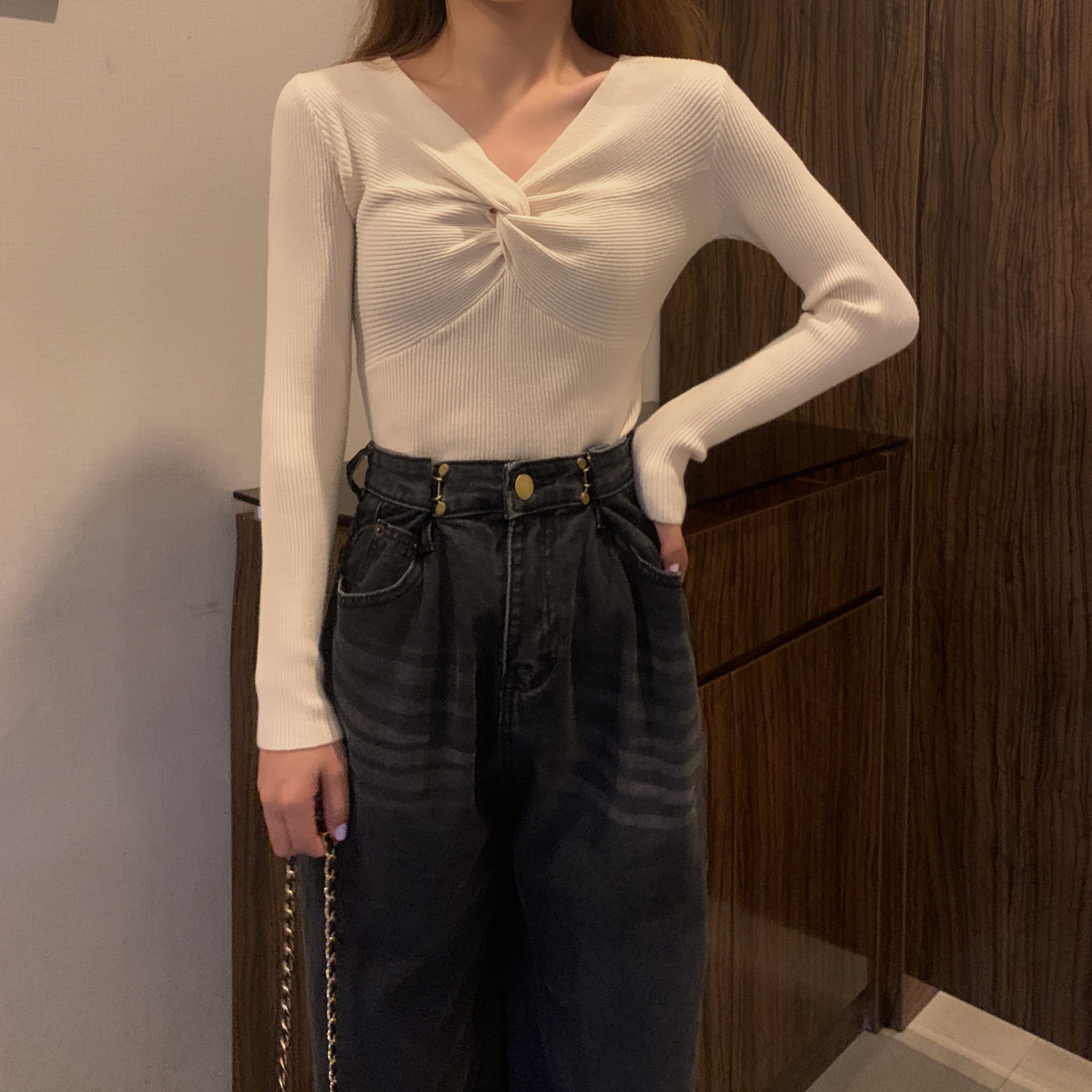 2025年女装秋冬季薄款新款t恤修身上衣交叉V领长袖显瘦打底针织衫