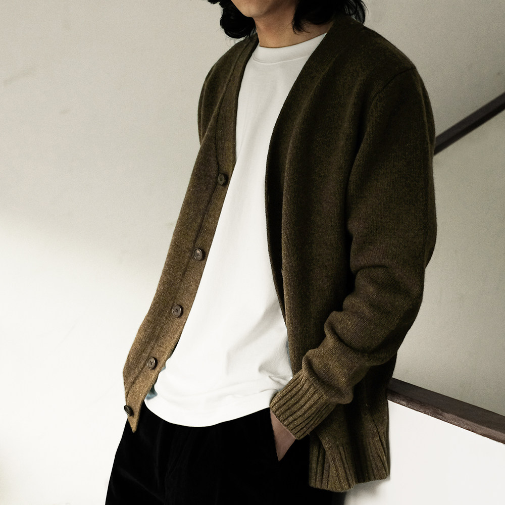 [ ] NVGS OLIVE GREEN PURE WOOL V-NECK THICK PIN CARDIGAN THICK STICK PIN SWEATER SIMPLE CASUAL RETRO