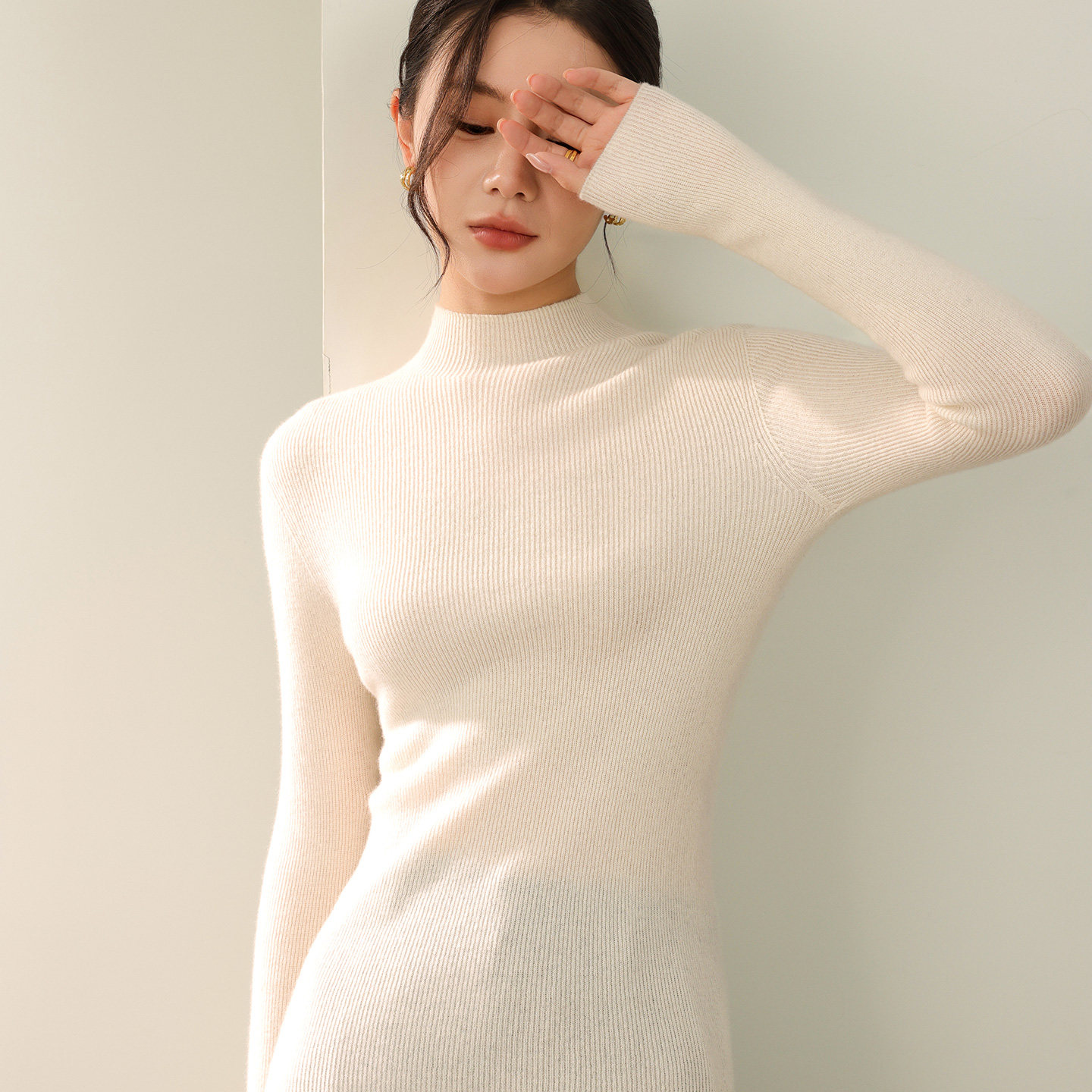 100%山羊绒半高领女打底毛衣