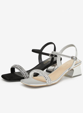 百思图高光鞋24夏商场新款气质钻带粗跟女一字带银色凉鞋TT109BL4