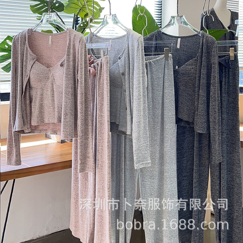 卜奈睡衣女春秋带胸垫磨毛长袖长裤三件套可外穿家居服纯欲风中厚