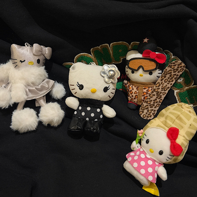 日系中古联名黑皮纹身脏辫KT钥匙扣HelloKitty挂件猫咪公仔包挂饰