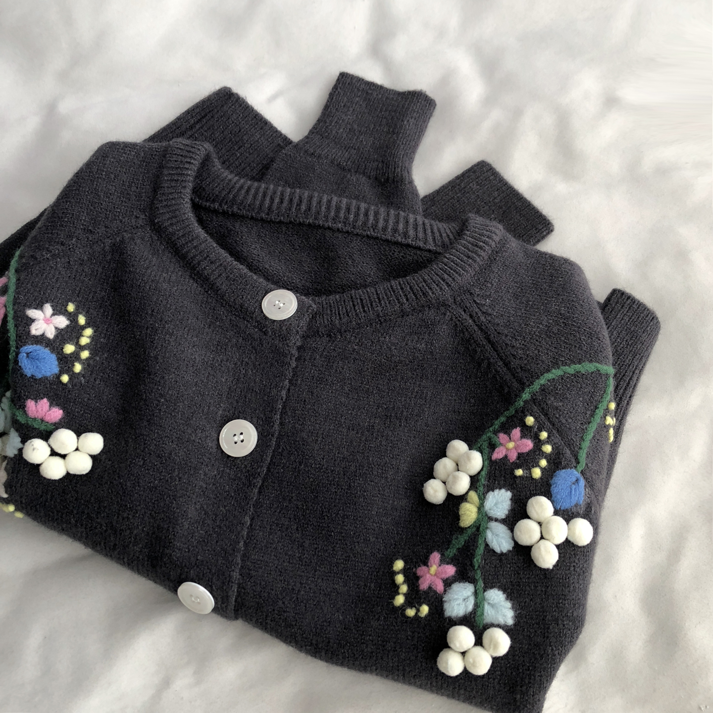 手工订花 立体球球灰色开衫毛衣女圆领排扣长袖针织上衣秋冬