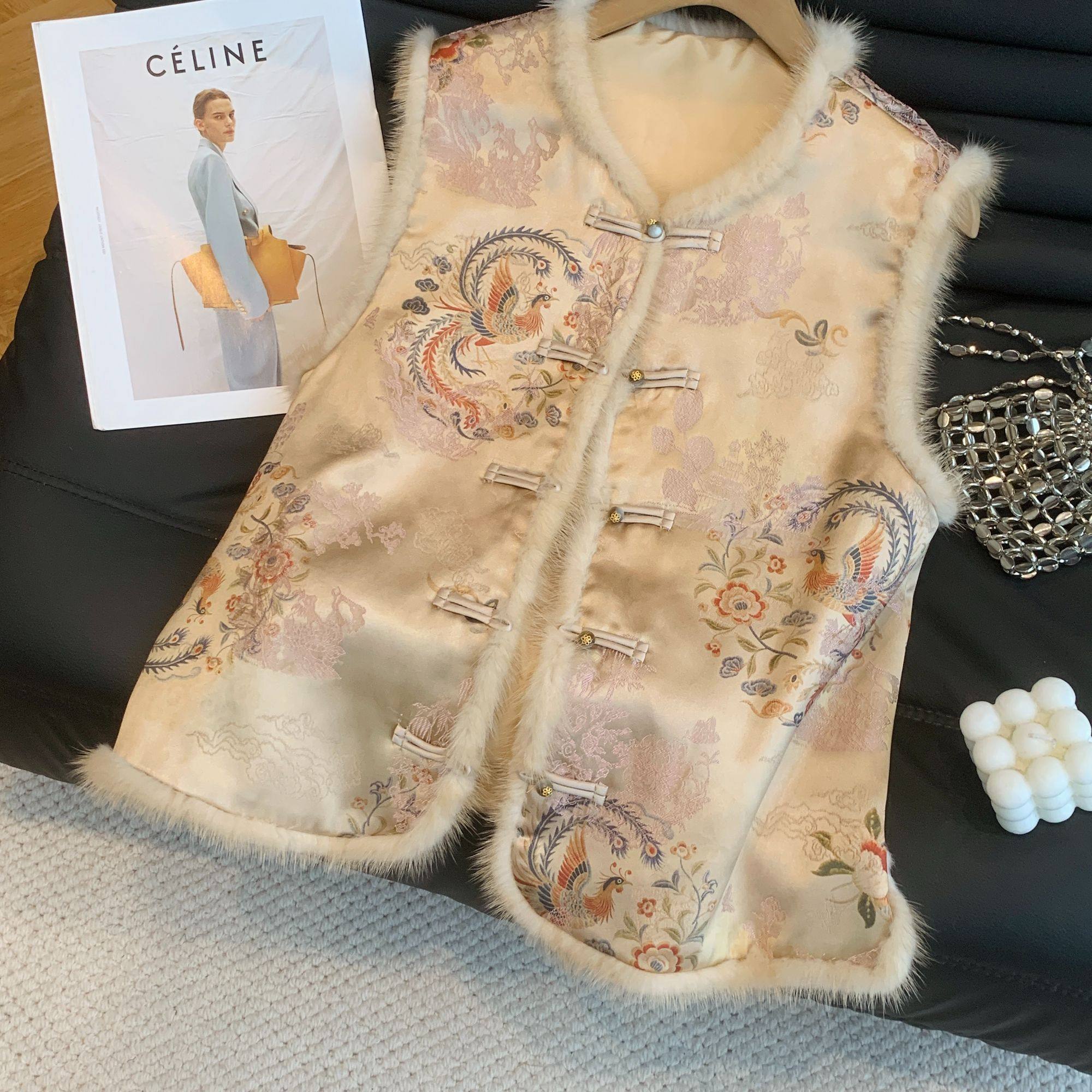 新中式国风盘扣夹棉马甲女秋冬款复古提花高级感百搭背心外穿上衣