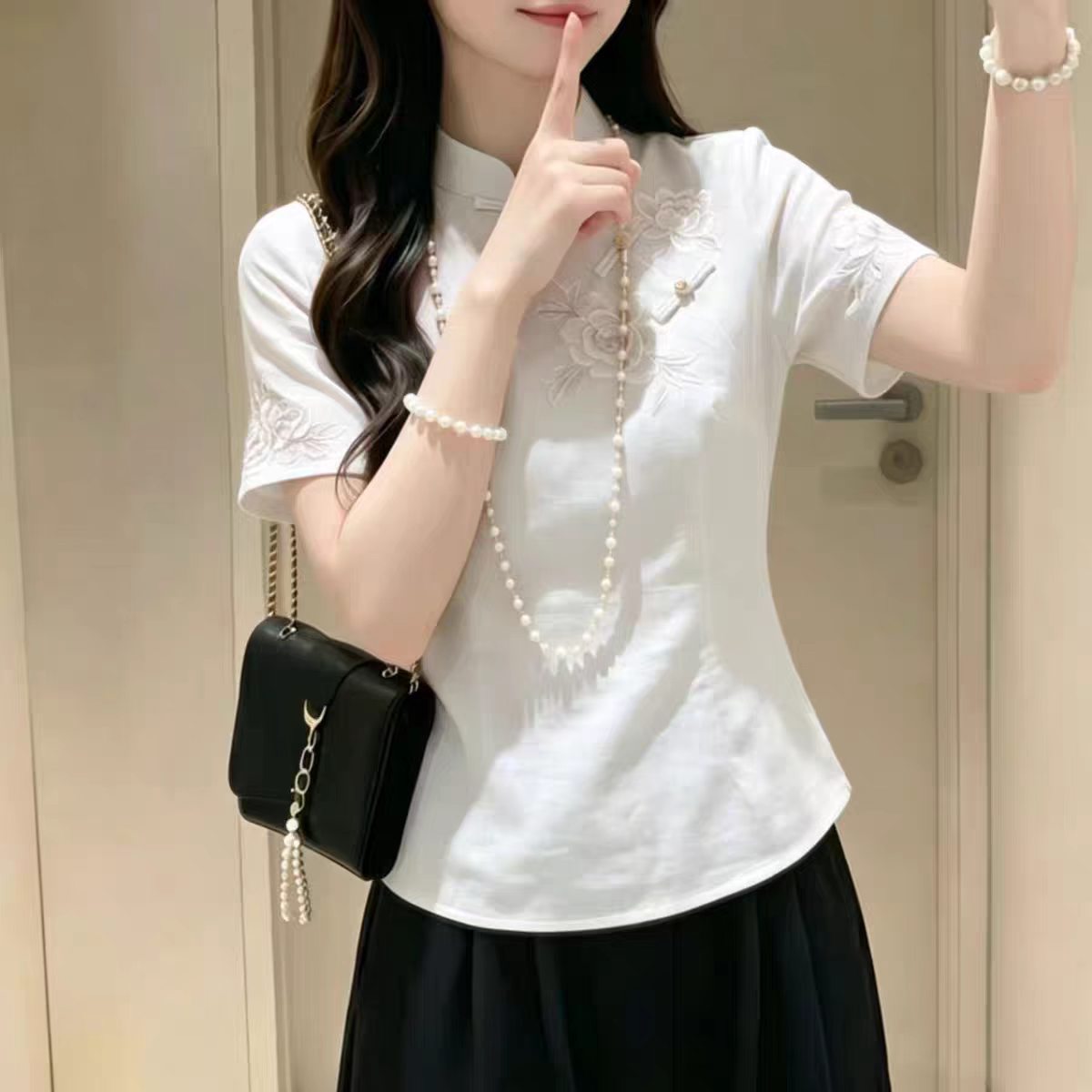 新中式立领刺绣修身短袖女衬衫图片