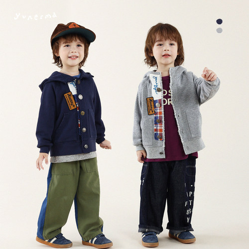 幼儿园百搭贴布刺绣连帽卫衣外套