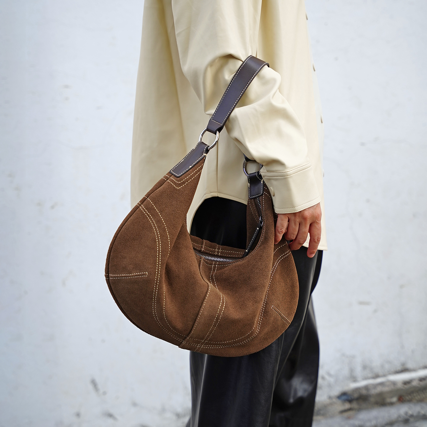 高品质麂皮轻复古真皮通勤腋下包