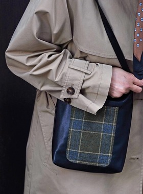 禾二HIR原创双面设计复古羊毛呢格子腋下单肩斜挎日系软皮小包