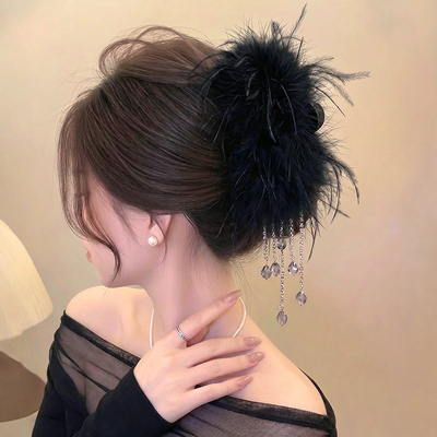 超仙黑色羽毛质感抓夹女水钻流苏显发量鲨鱼夹百搭高级感舞台头饰
