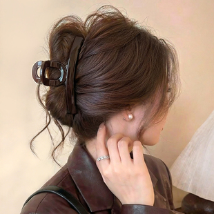 夹子发饰 高级感巧克力棕一字抓夹大号鲨鱼夹发夹女后脑勺2026新款