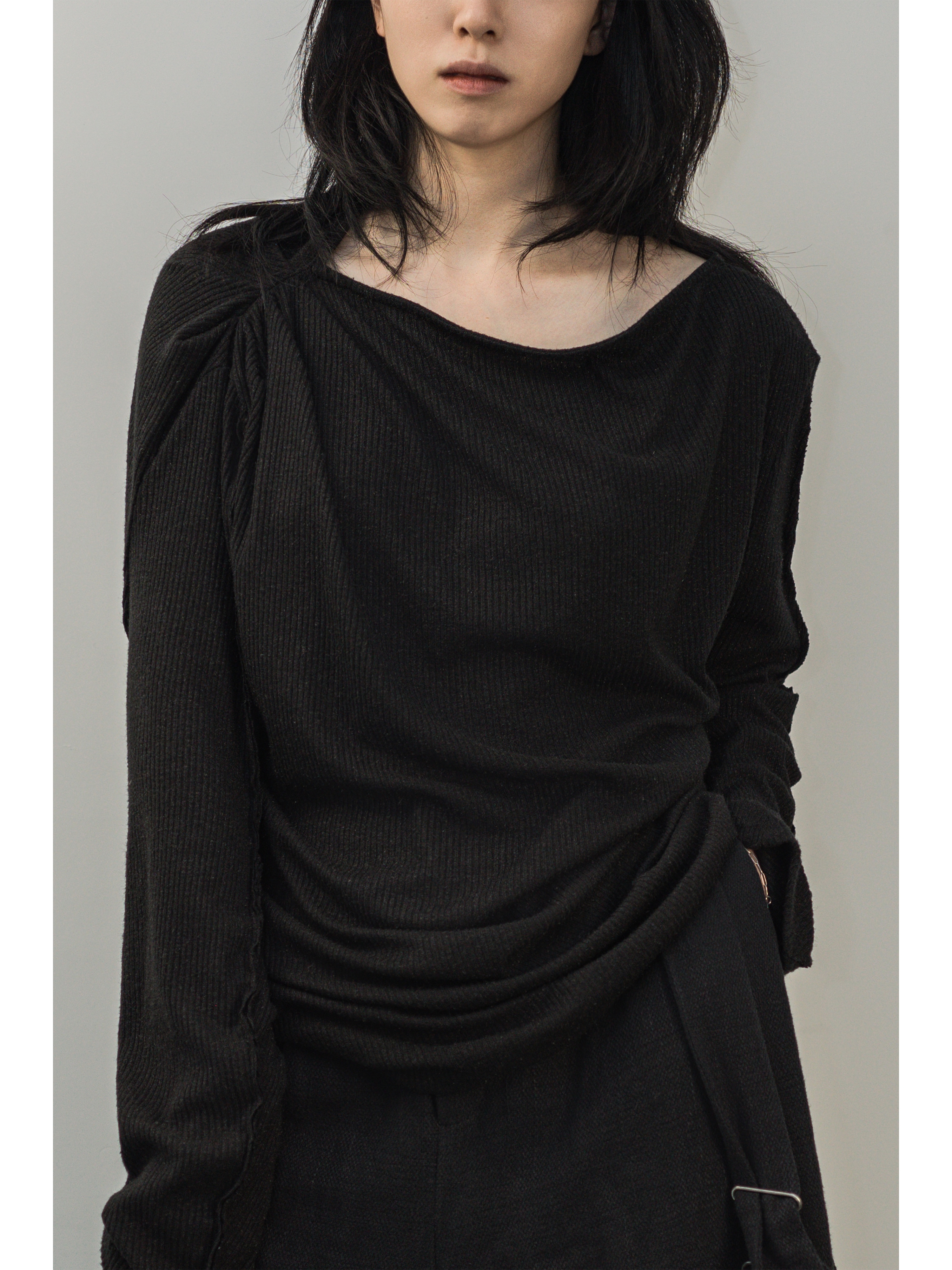 凌鸦ILNya-一字领针织打底衫