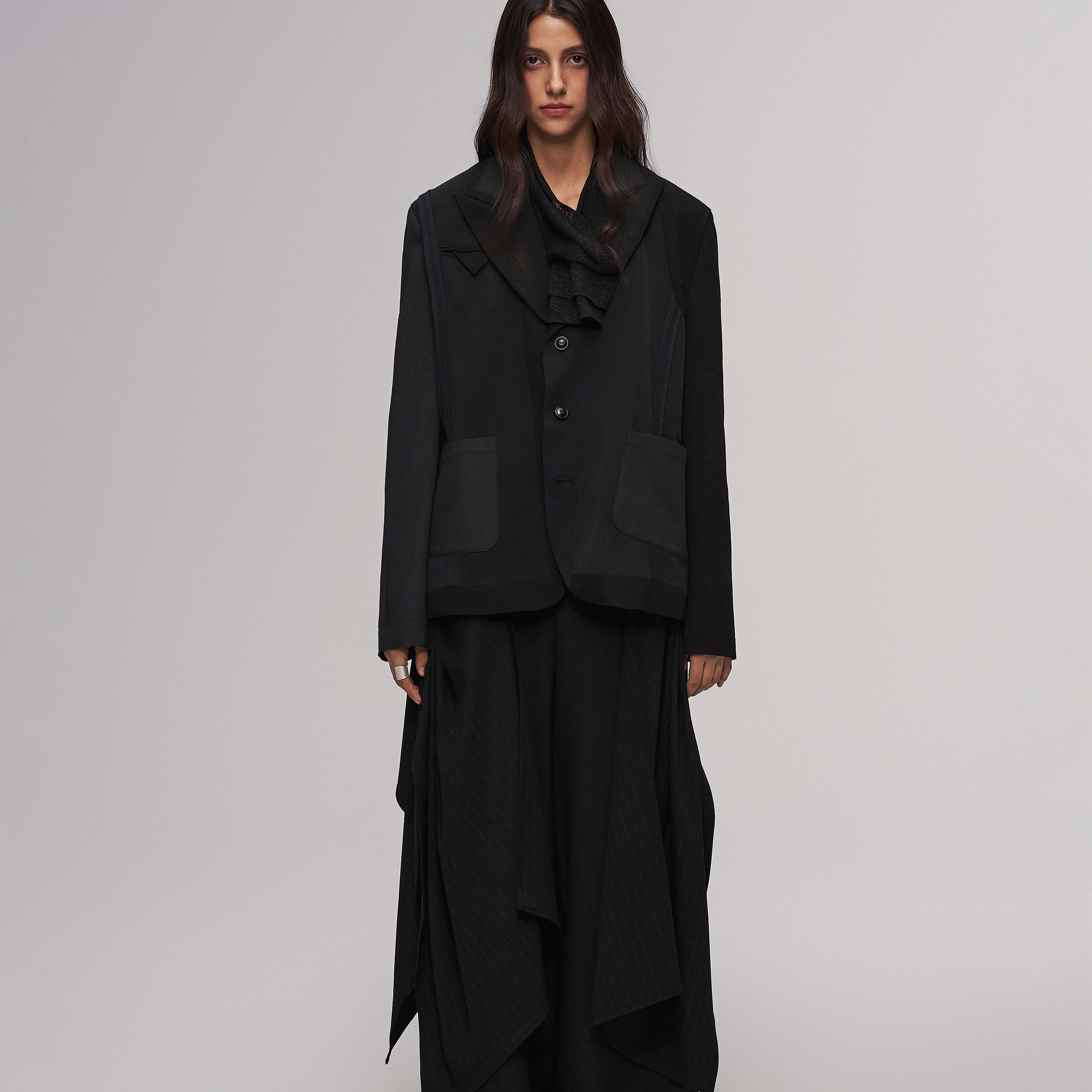 「 凌鸦ILNya 」差池_黑 隅差拼布西装 不对称设计拼料西服外套