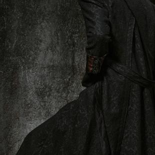 「凌鸦ILNya 」廊_黑 暗花交错大衣 复古优雅多裁片羊毛拼料风衣